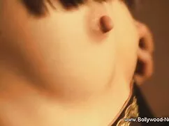 ソファの上でファックします。 女性 向け ...