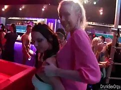喉の渇きセックス。 女子 の アダルト  ...