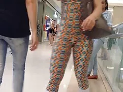 彼女'sぽっちゃりでベッド 女性 の ア ...