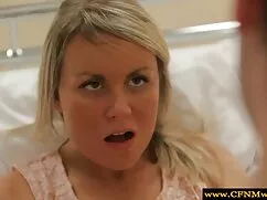 義母はザーメンを吹きかけている。 女性  ...
