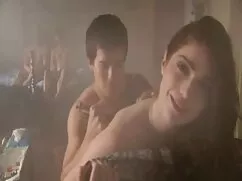 いくつかの薄い黒檀の木は大きなペニスです ...