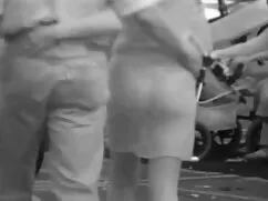 大きな安っぽいお尻。 女の子 向け アダ ...