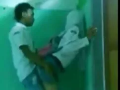 私はブロンドをぶら下げている、家であなた ...
