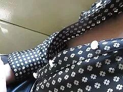 パーティーで楽しんでください。 女 の  ...